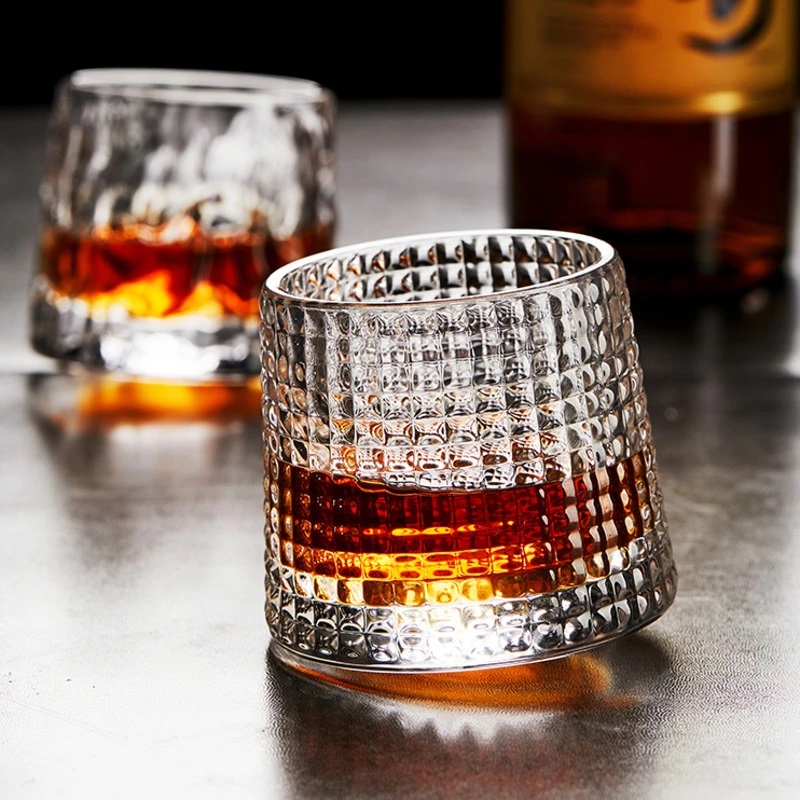 China Crystal Whiskey Glasses Big Size Rotatable Drinking Bourbon Glasses  Tumbler For Scotch Cocktails, Coffee Father's Day Gift Manufacturers and  Suppliers