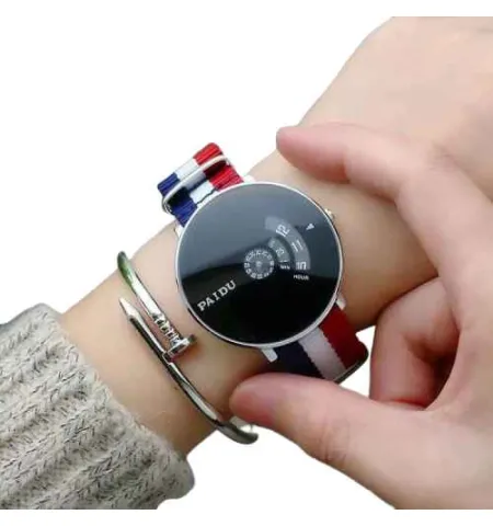 Fashionable New Model Round Watch For Women